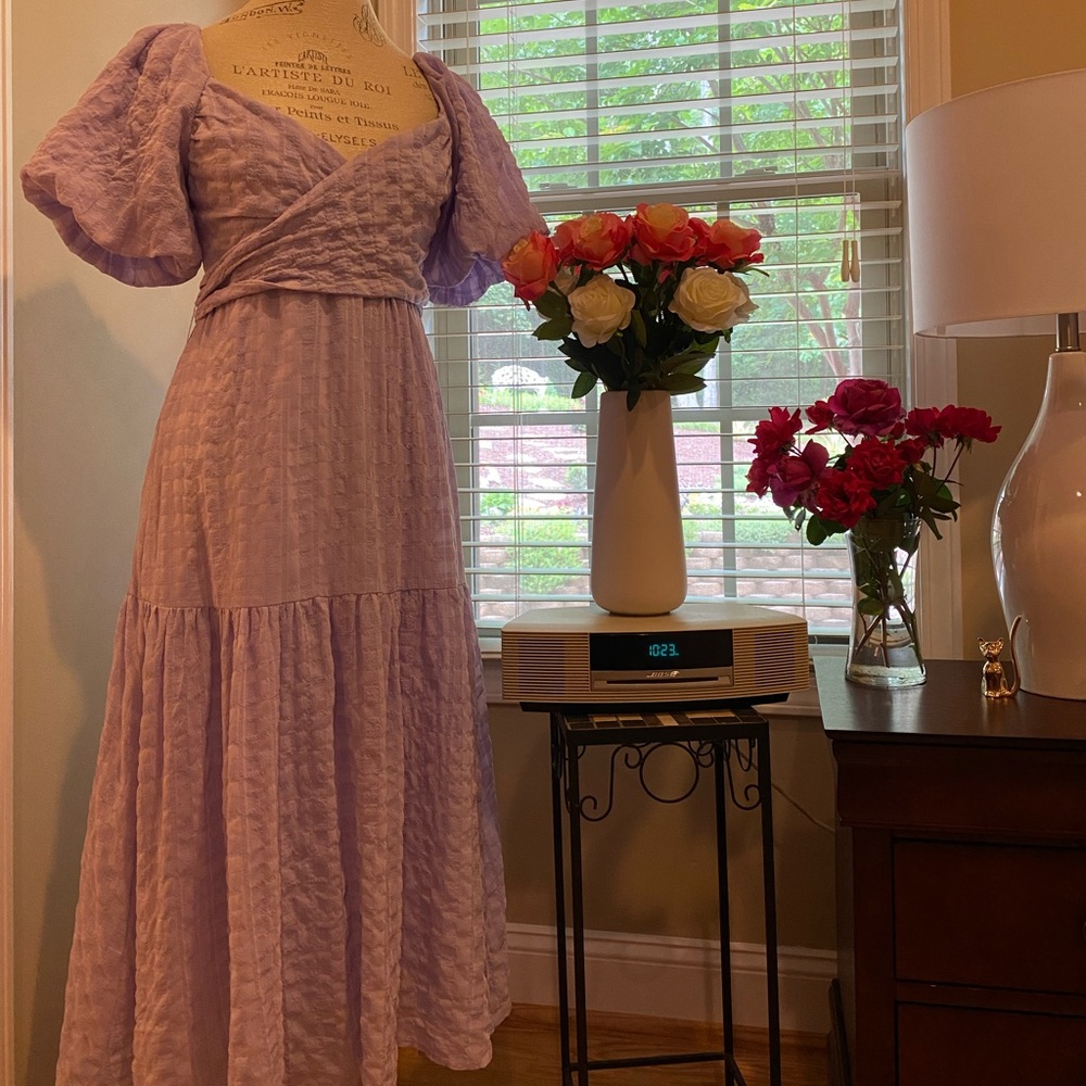 Lavender color dress! Beautiful dress! Still in good condition